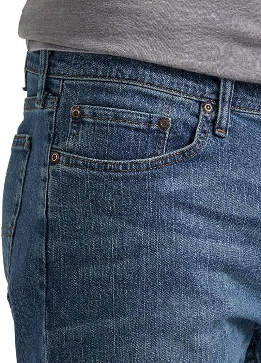 Wrangler Authentics Men's Regular Fit Comfort Flex Waist Jean
